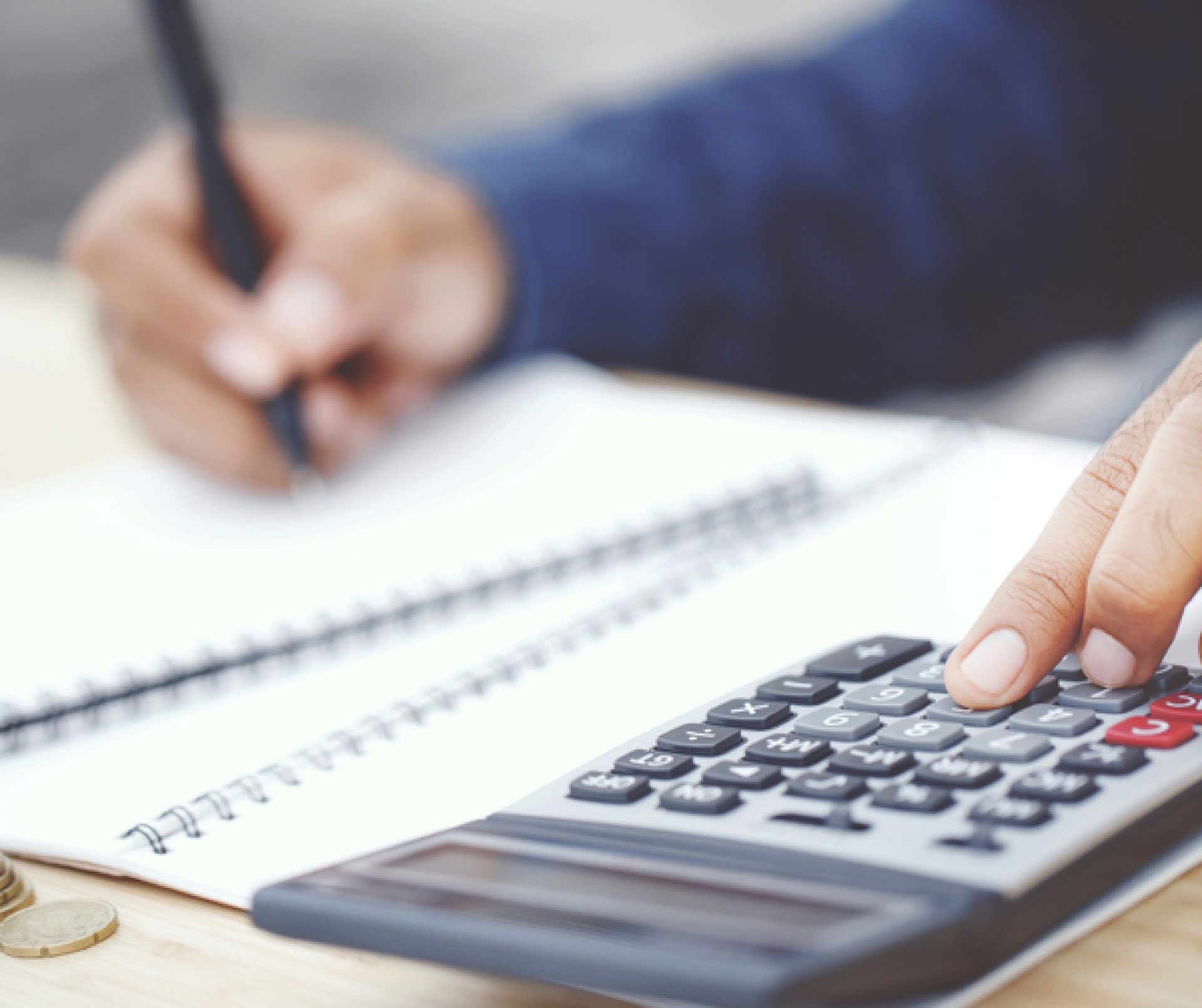 Какви данъци дължим при покупко-продажба на недвижим имот?