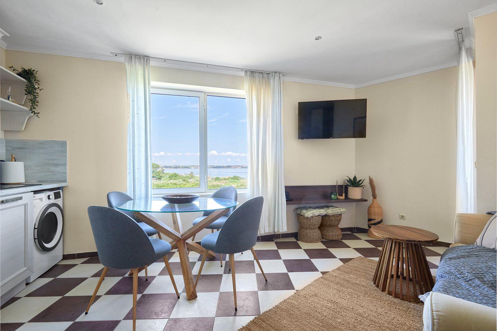 За продажба в Бургас тристаен г.Созопол ID 2109130