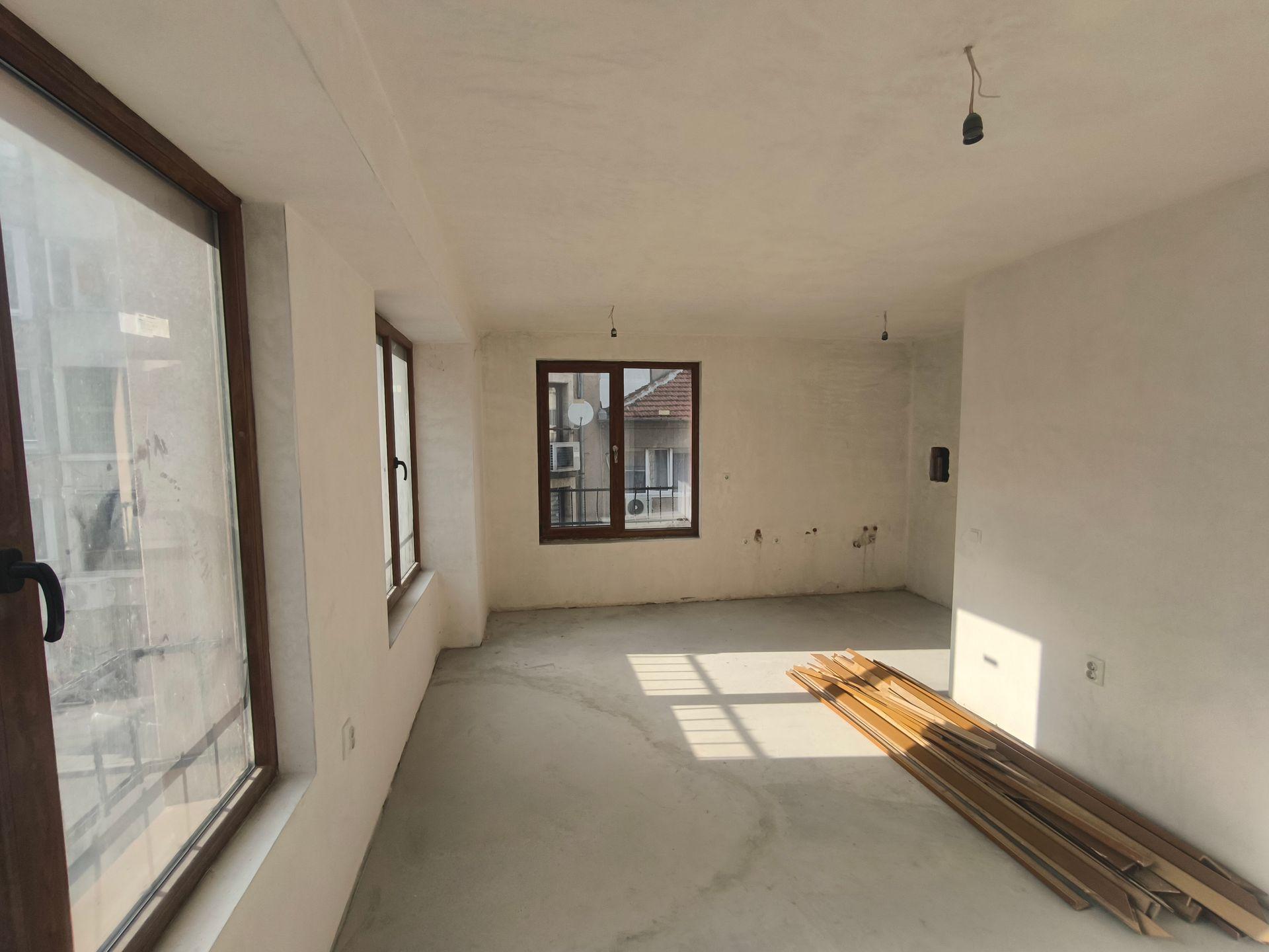 Двустаен апартамент с АКТ 16 в ж.к Възраждане