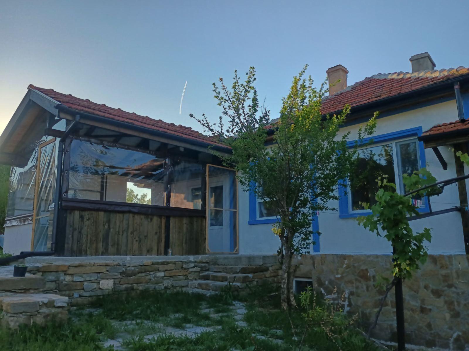 За продажба в Бургас къща с. Баня  ID 2113496